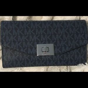 Michael Kors Tri-fold wallet